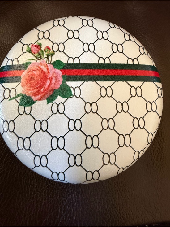 Accessories - Round Fashion Compact Mirror NWOT